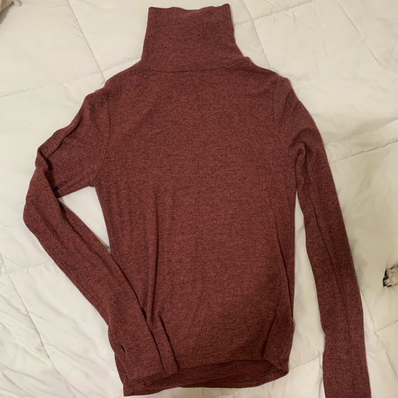 Express Tops - Long Sleeve Turtle Neck